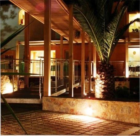 Astoria Hotel Trúlosz Kültér fotó
