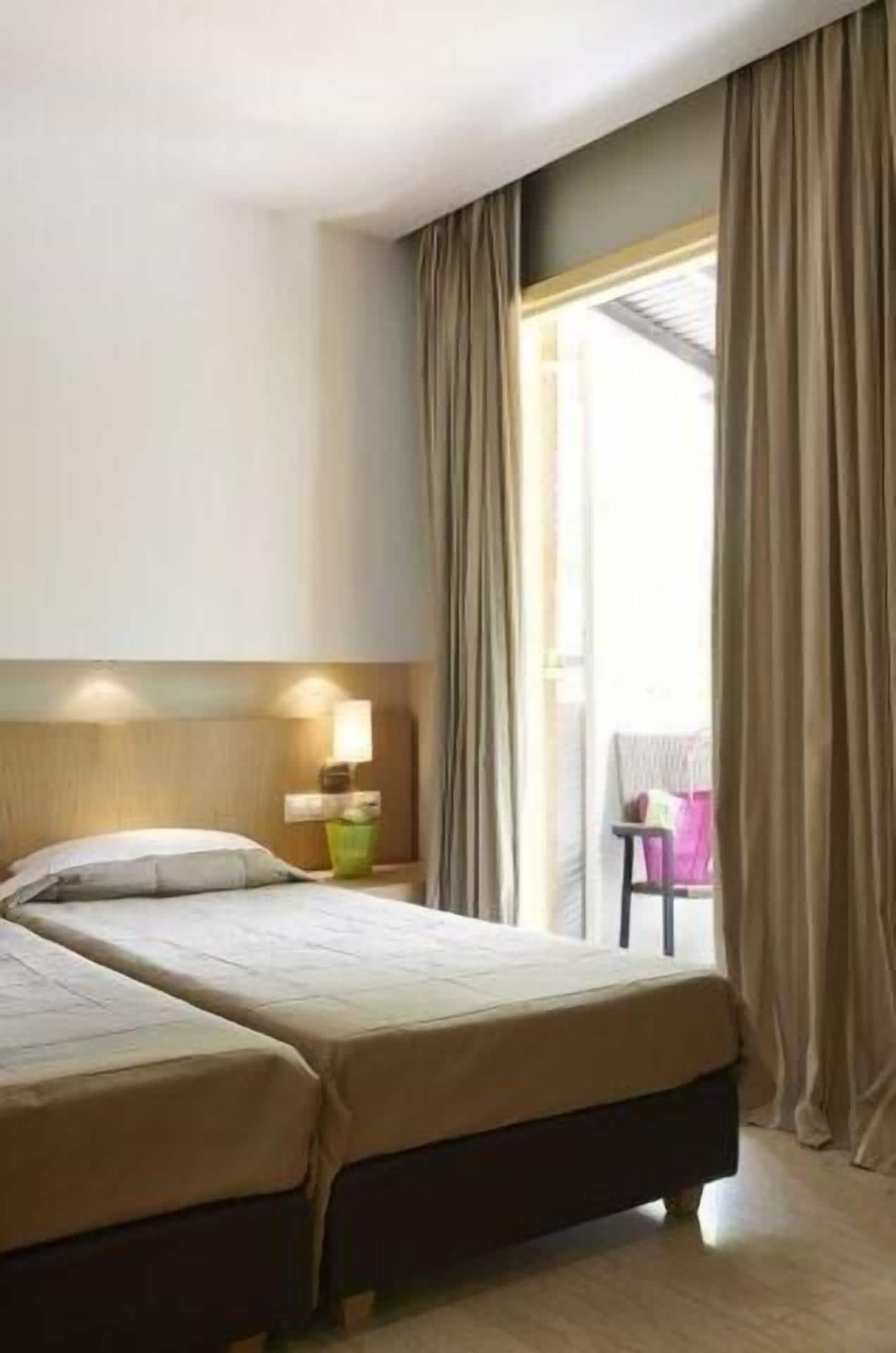Astoria Hotel Trúlosz Kültér fotó